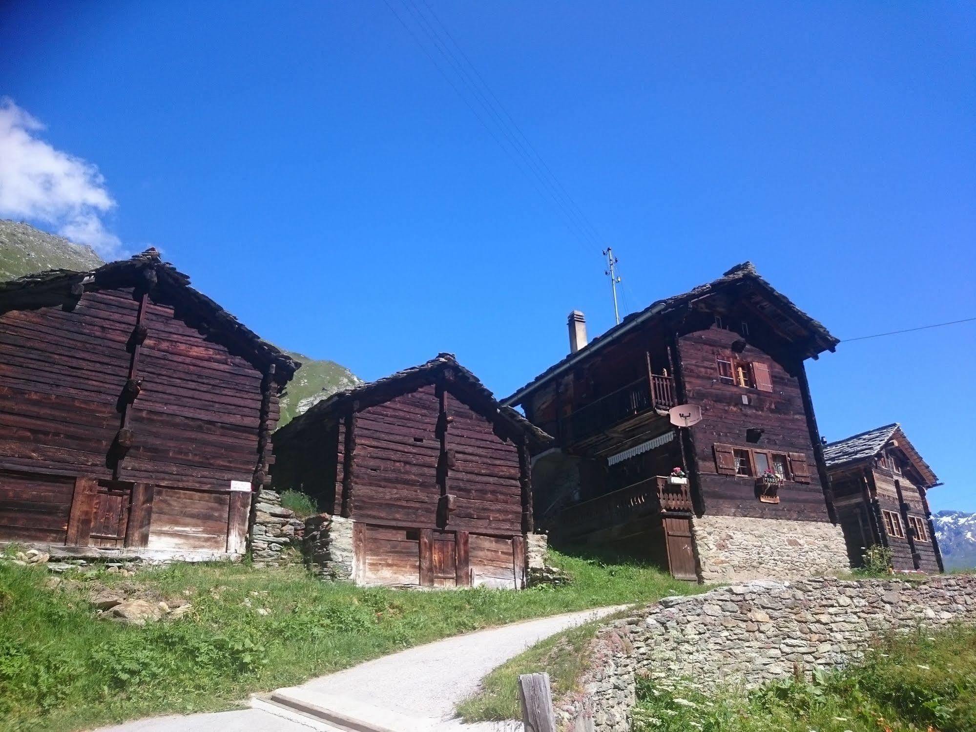Hôtel Pension du Lac Bleu La Gouille Extérieur photo